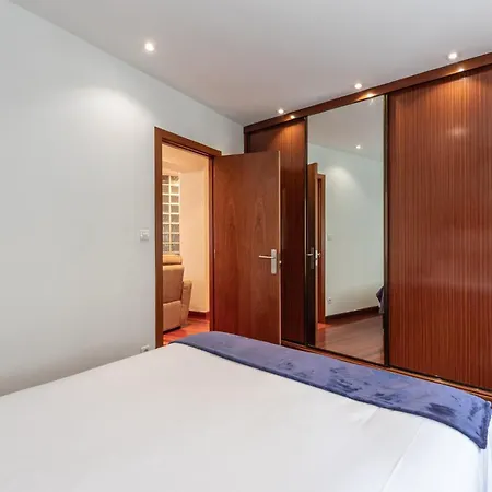 Apartment Luminoso, Ascensor, Tranquilo, Centro De *